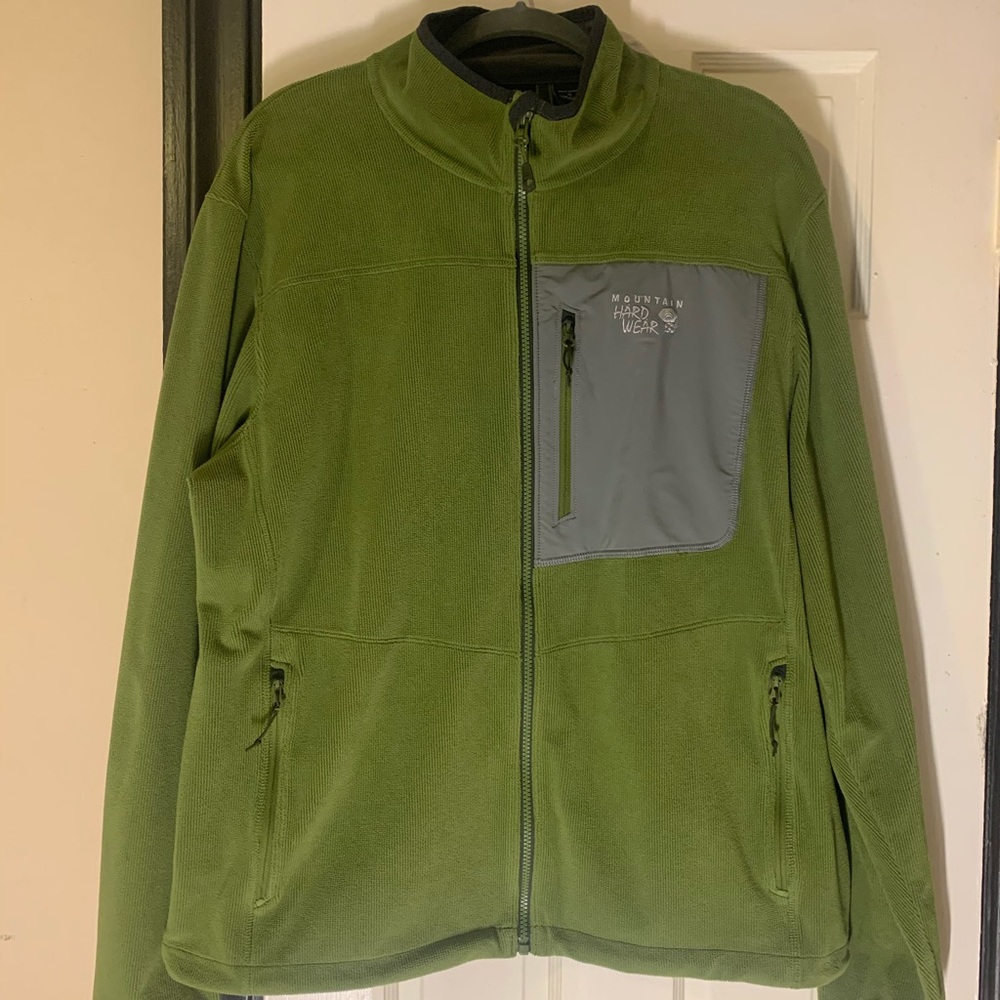 Men’s Mountain Hardwear light jacket